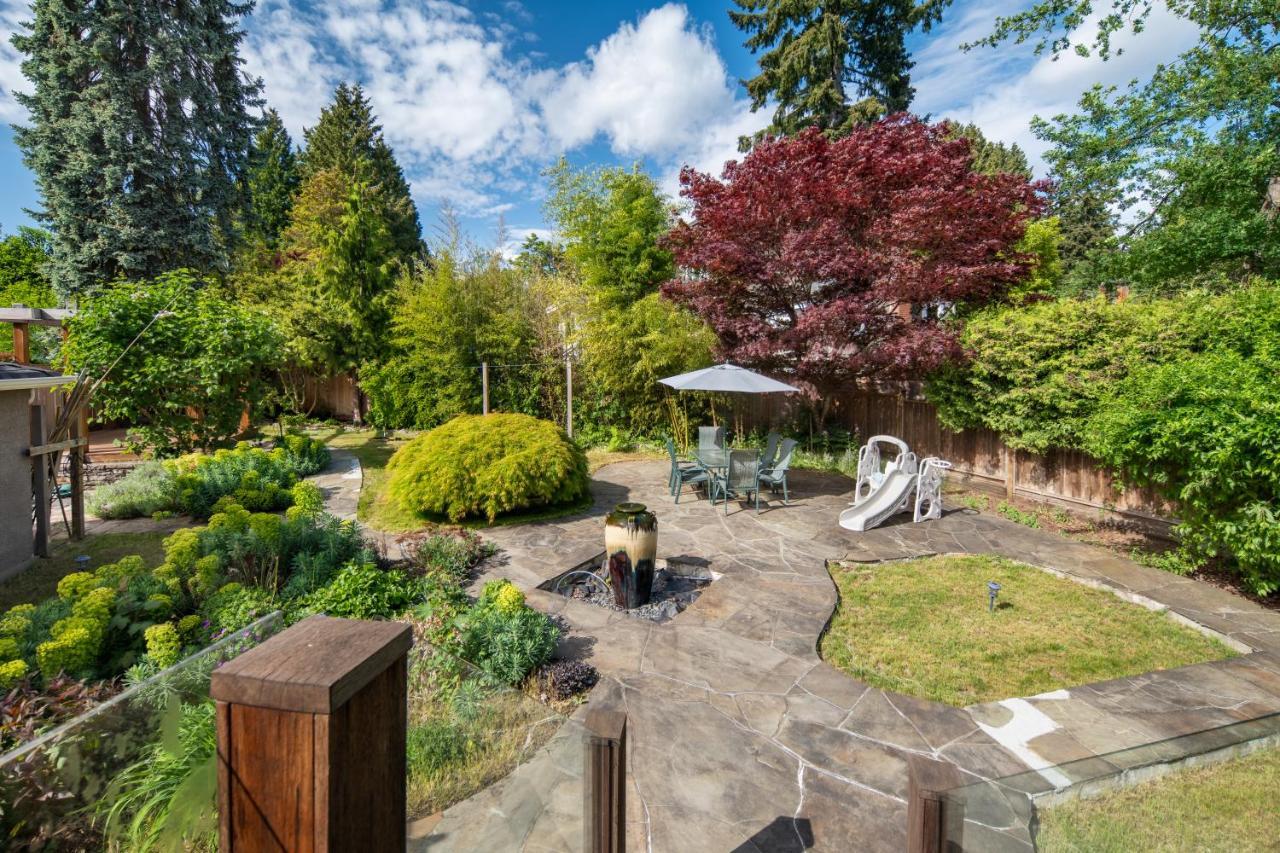 Gorgeous 4 Bedroom Garden Level Suite At Vancouver West & Ubc Exterior photo